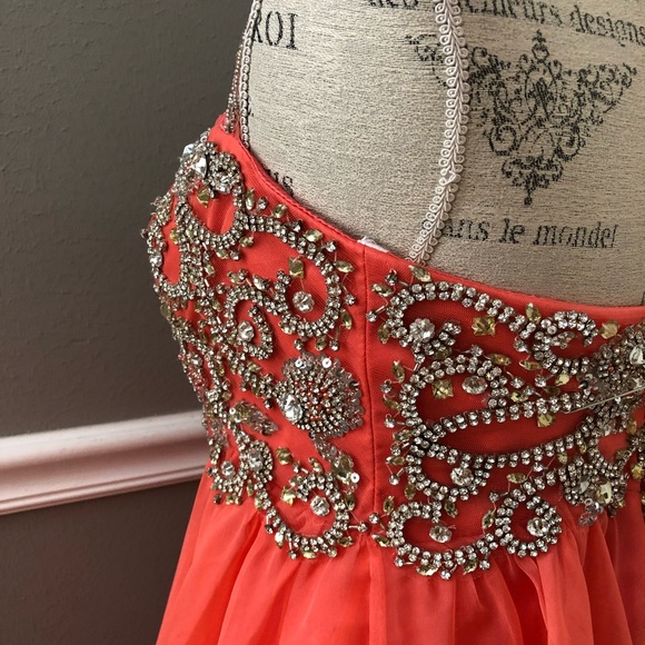 NEW SHERRI HILL SZ 12 CORAL JEWELED CHIFFON HALTER FORMAL DRESS - Picture 8 of 15